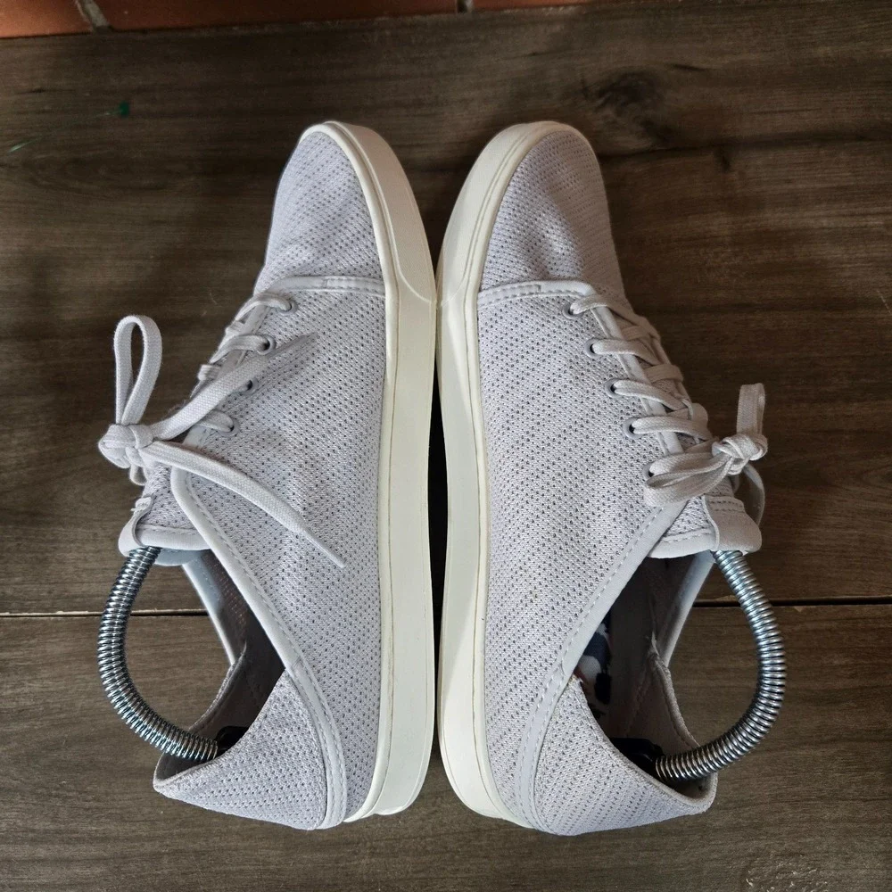 Olukai Pehuea Li Women's Size 11 Gray White shoes Excellent condition